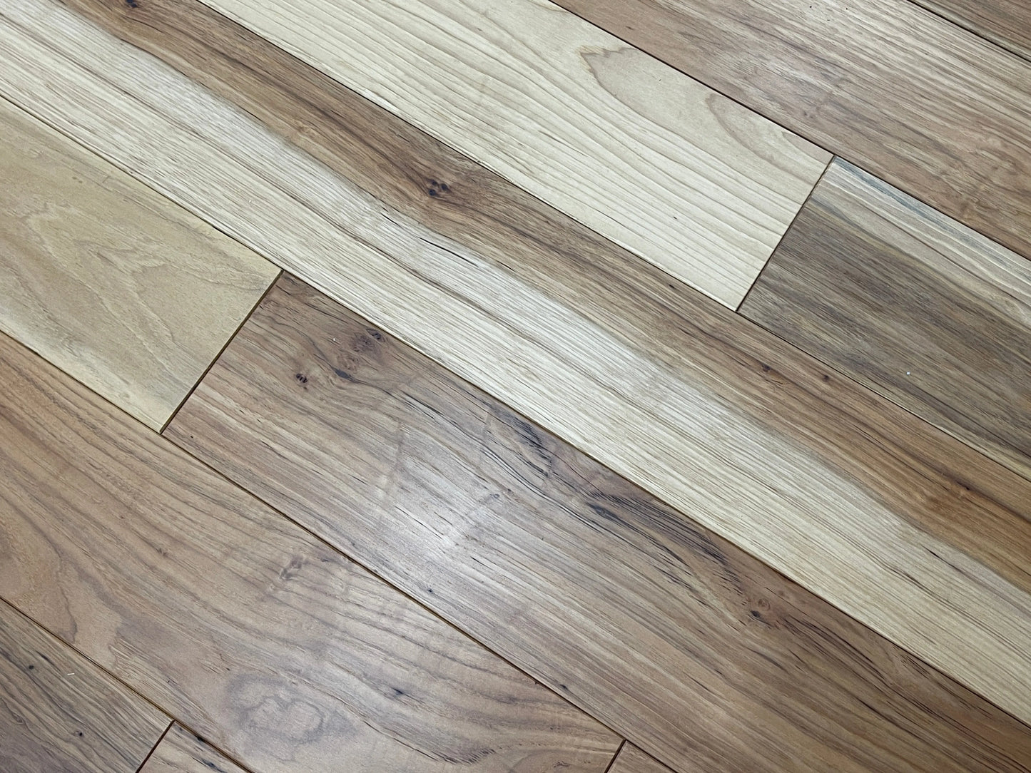 AT009 Hickory Cove Solid & Engineered Hardwood Flooring Beasley
