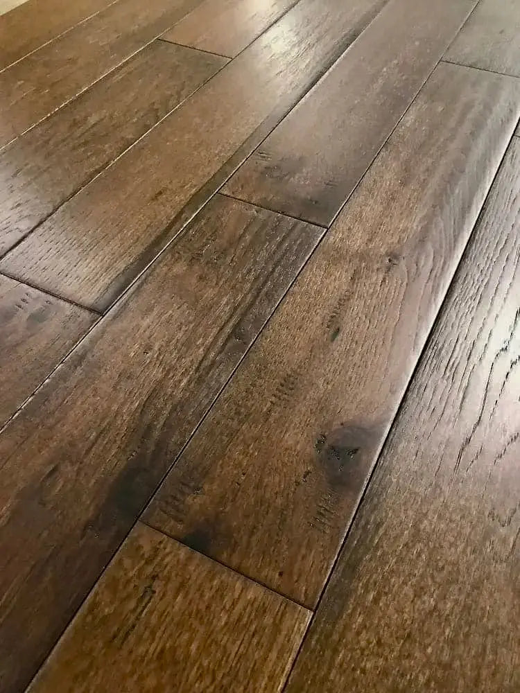 MSW32 Sawmill Hickory Grizzly 3/4 x 4-3/4" Wire Brushed Solid Hardwood Floor 23 sf/ctn MW floors
