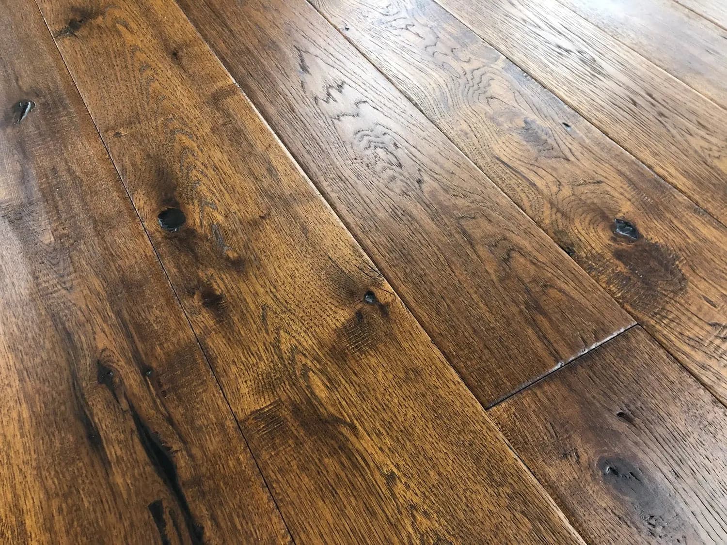 Antique Hickory Bandit 1/2 x 7-1/2" Handscraped Engineered Hardwood Flooring - 34.37 sqft/ctn Elk Mountain