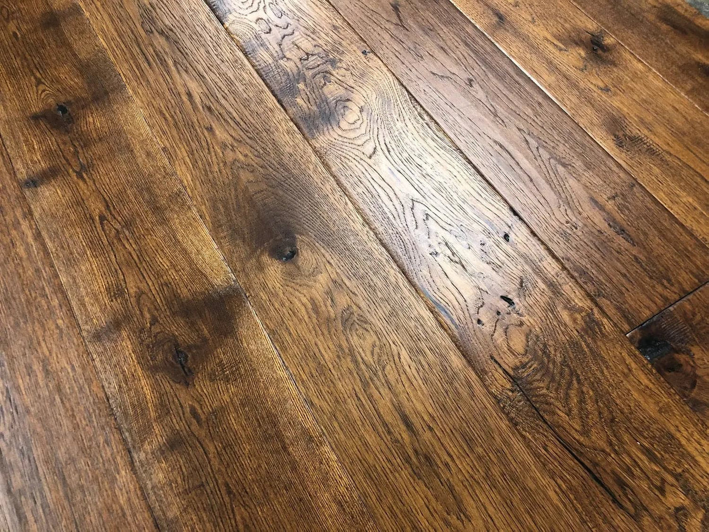 Antique Hickory Bandit 1/2 x 7-1/2" Handscraped Engineered Hardwood Flooring - 34.37 sqft/ctn Elk Mountain