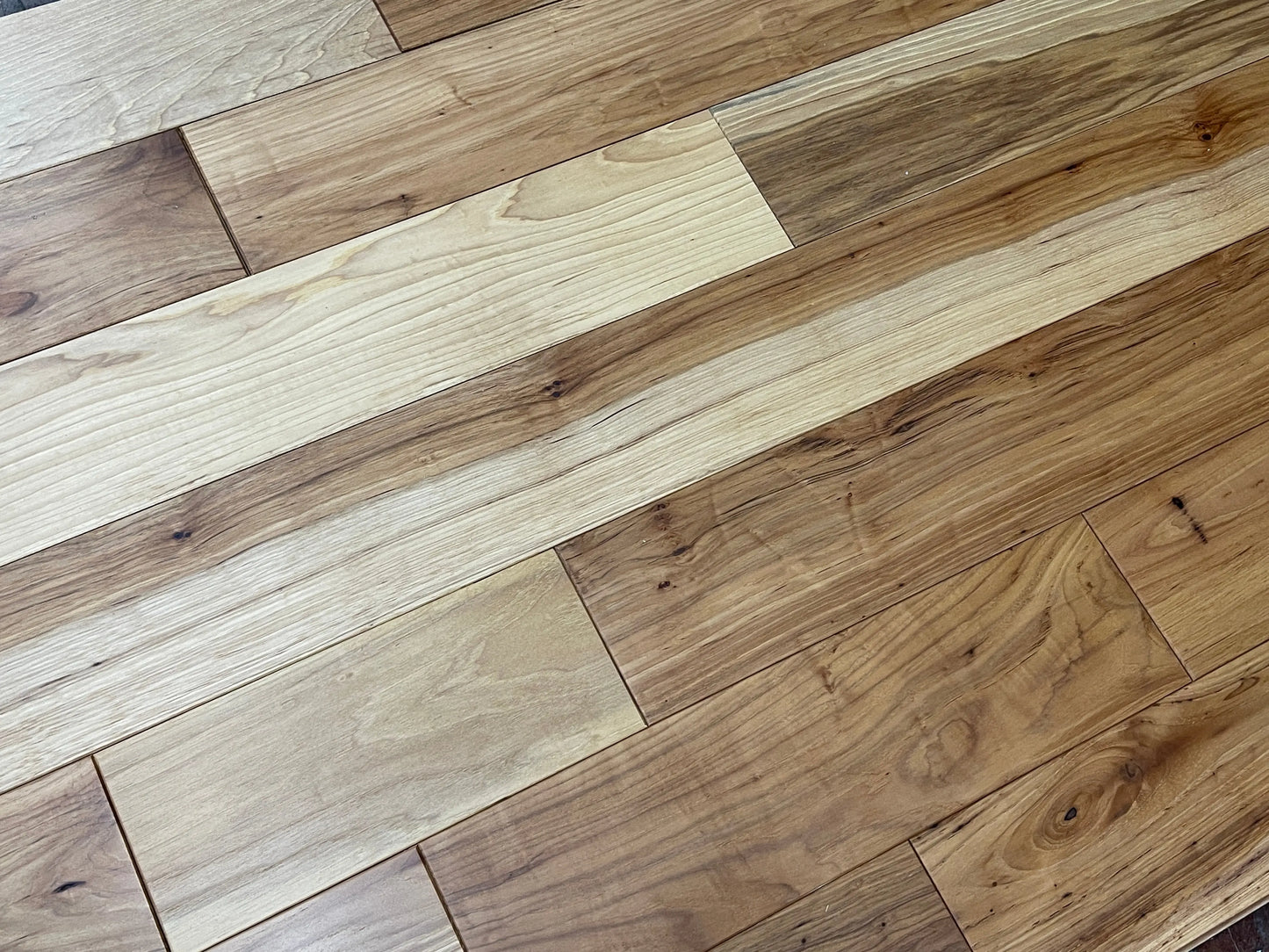 AT009 Hickory Cove Solid & Engineered Hardwood Flooring Beasley