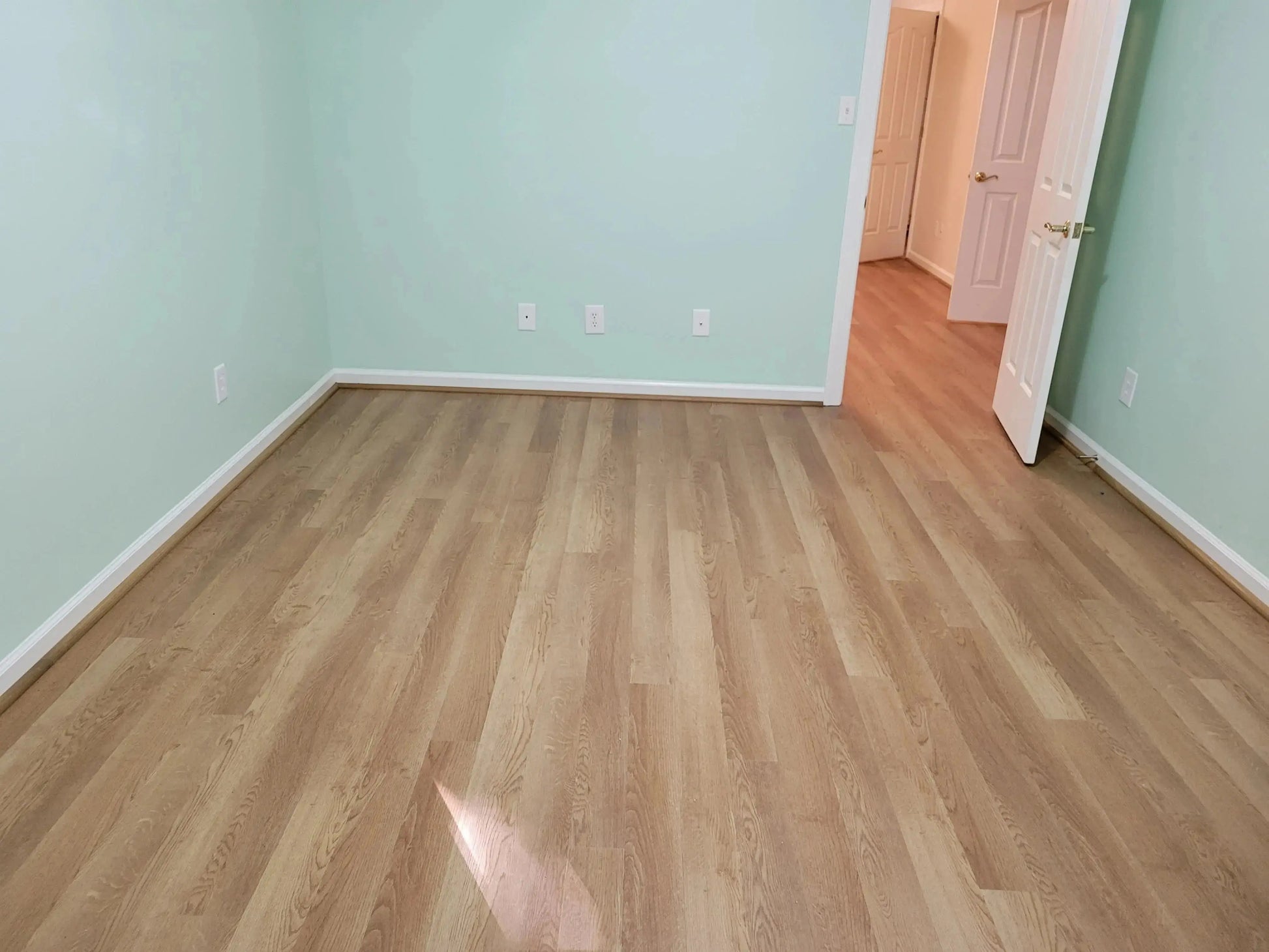 SUPERCore Xtreme Traditions Oak Natural 8mm x 4.5 x 72" Waterproof Rigid Plank Flooring 15.15sf/ctn supercorefloors