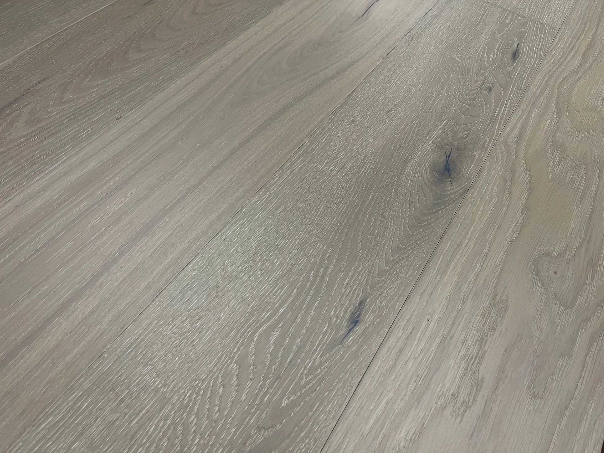 Oak Yanave 1/2 x 7-1/2" Wire Brushed Engineered Hardwood Flooring - 27.2 sqft/ctn Elk Mountain